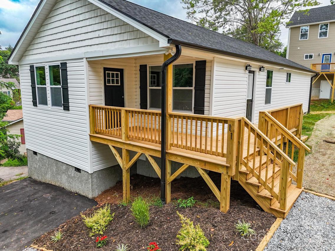 11 Rhudy Rd., Asheville, NC 28806
