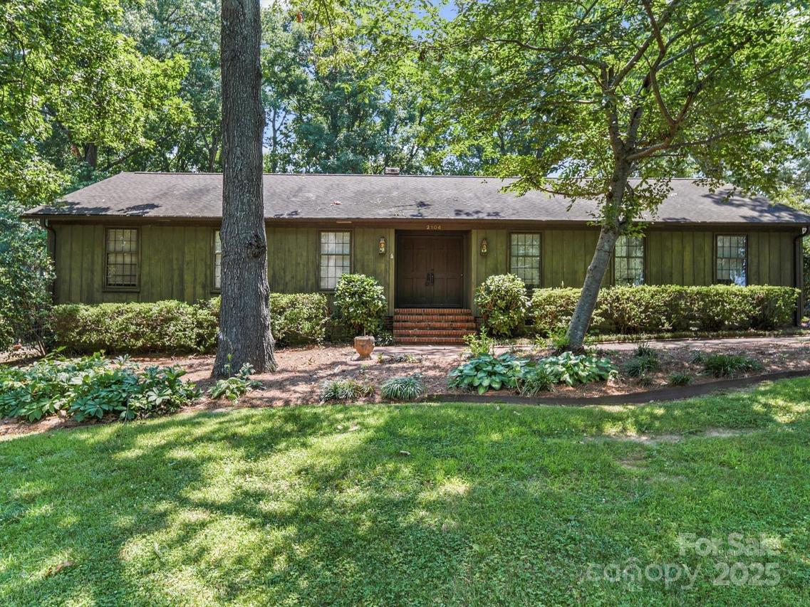 2104 Stoneyridge Dr., Charlotte, NC 28214