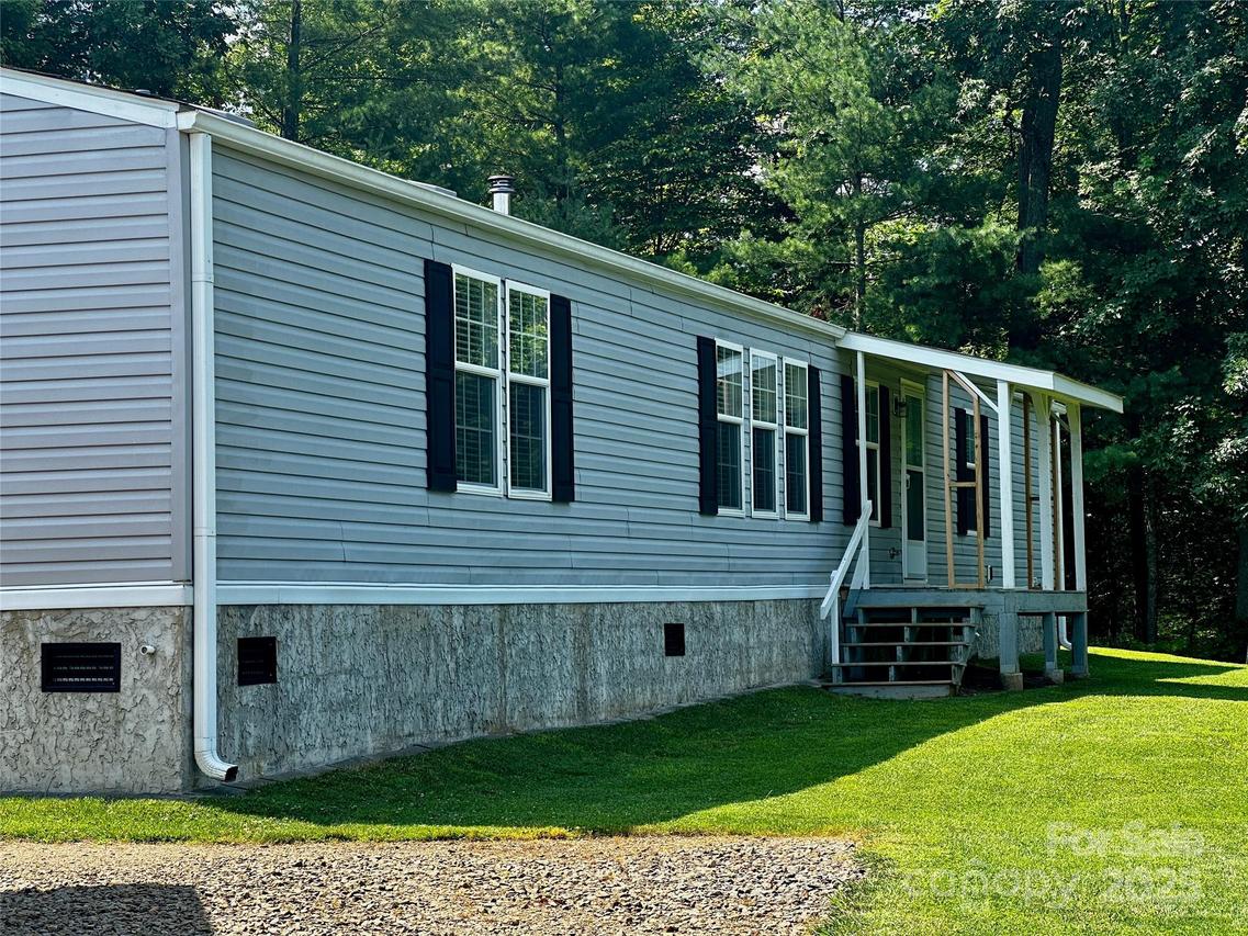 448 Hopson Heritage Ln., Burnsville, NC 28740