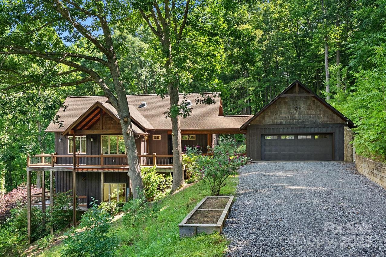 147 Brantley Branch Ln., Waynesville, NC 28786