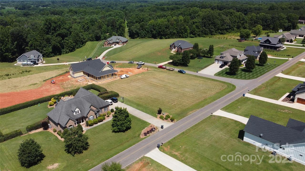 528 New Salem Rd., Statesville, NC 28625