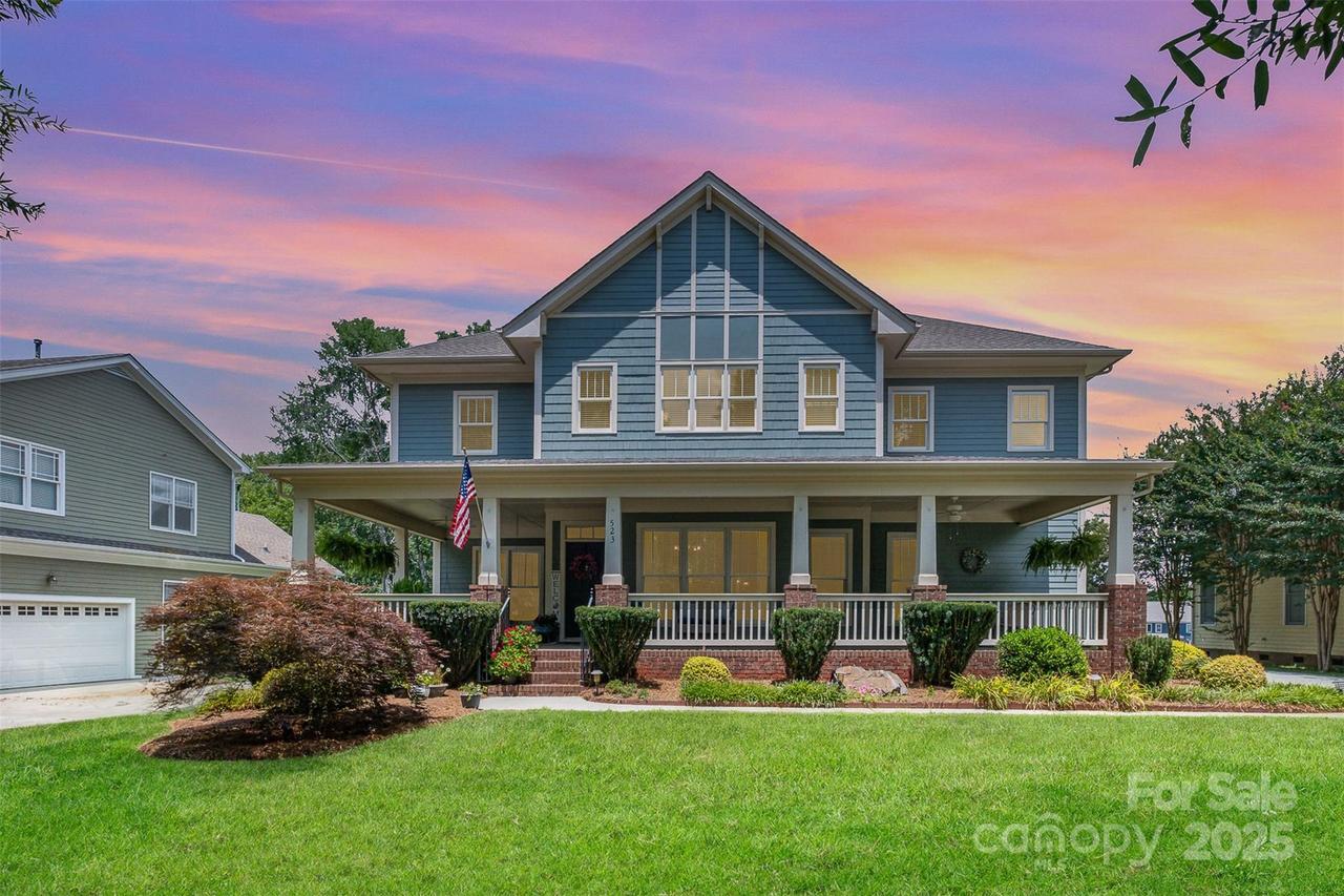 523 North Oak Dr., Huntersville, NC 28078