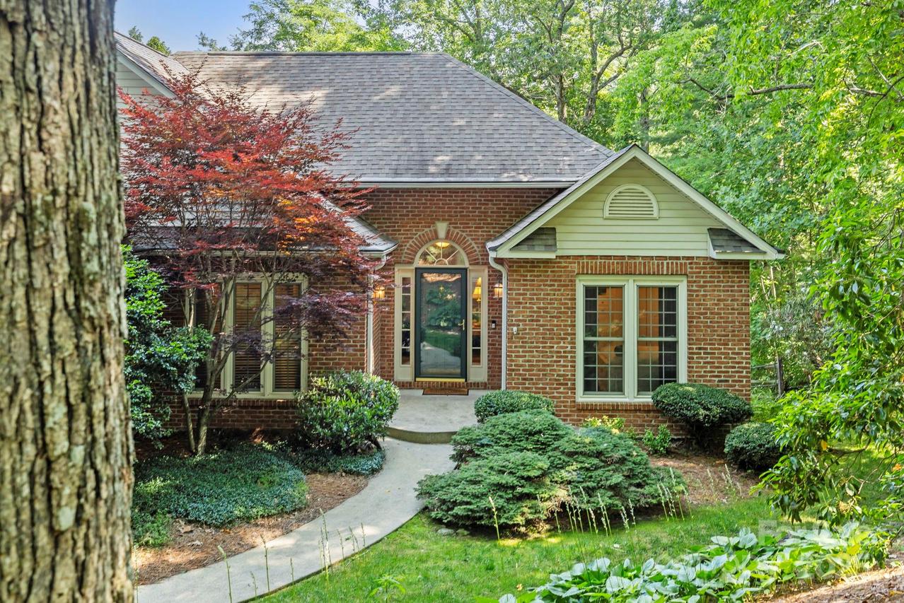 741 Zelda Ct., Hendersonville, NC 28792