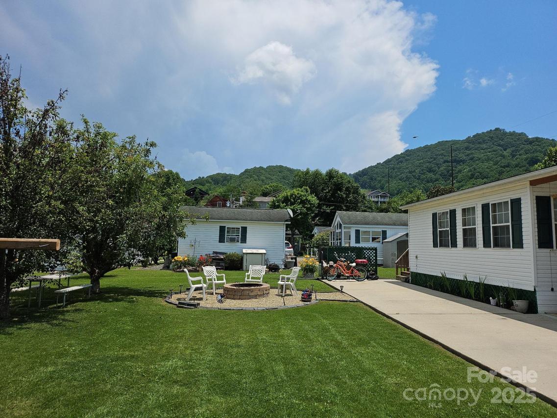37 Strollers Ln., Waynesville, NC 28785