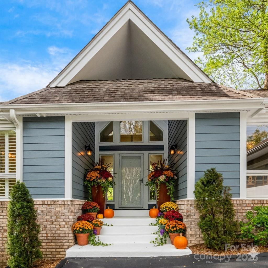 118 Broadmoor Dr., Flat Rock, NC 28731