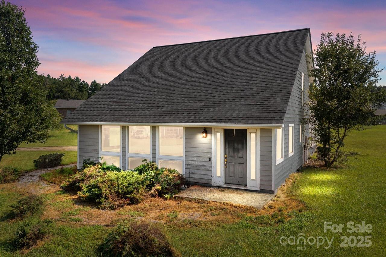 2268 Bay Ct., Newton, NC 28658