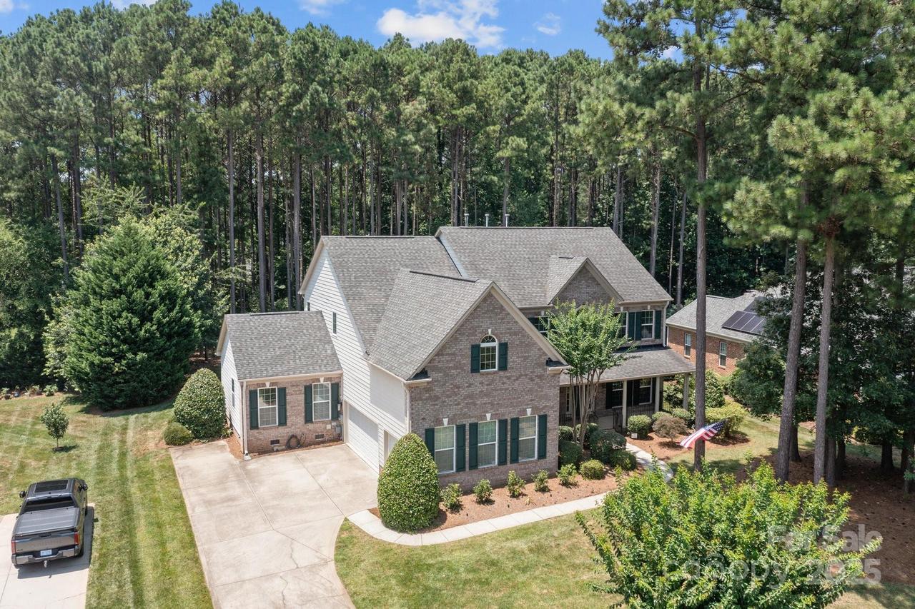 213 Beech Bluff Dr., Mount Holly, NC 28120