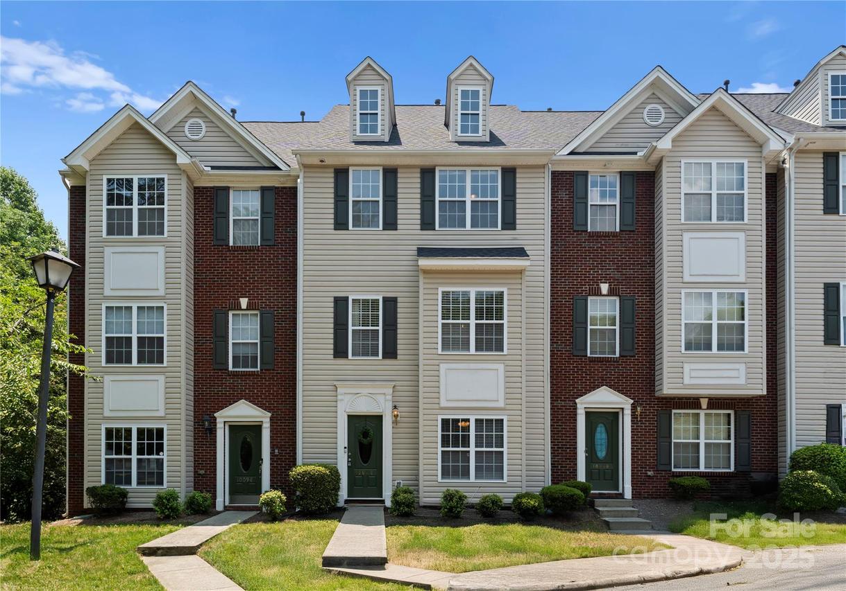 10094 Treeside Ln., Matthews, NC 28105