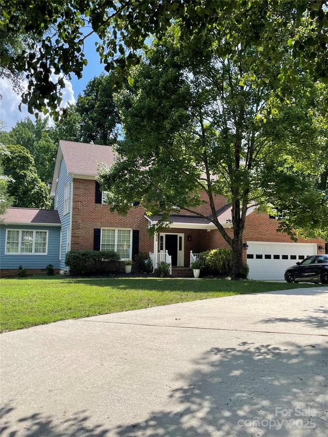 2836 Pickering Rd., Greensboro, NC 27407