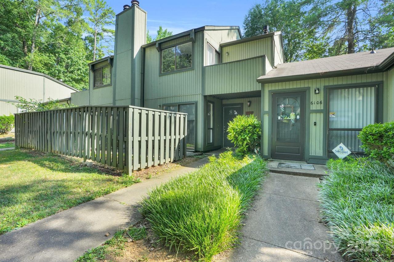 6104 Bent Tree Ct., Charlotte, NC 28212