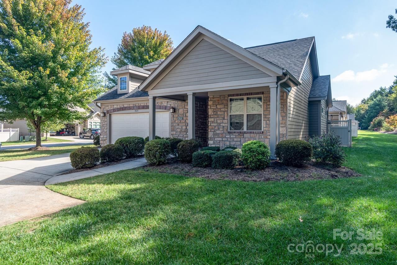 860 Wynnshire Dr., Hickory, NC 28601