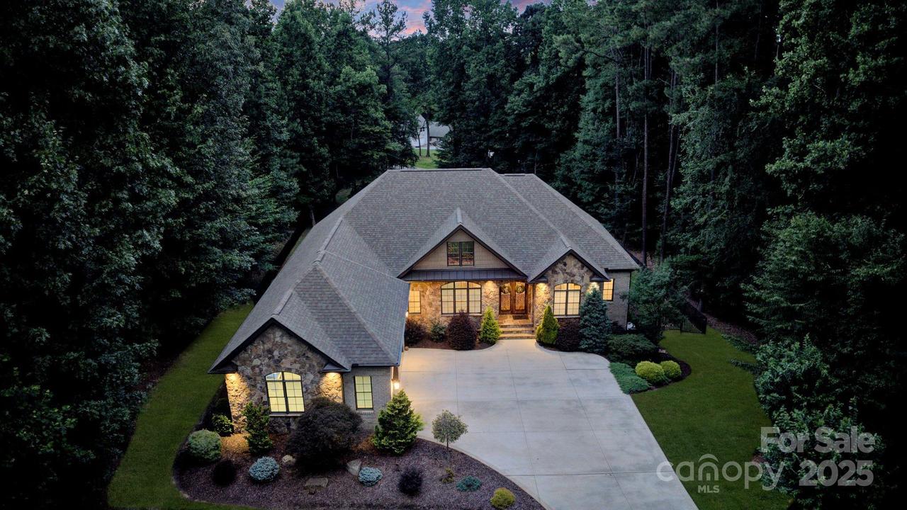 146 Bullfinch Rd., Mooresville, NC 28117