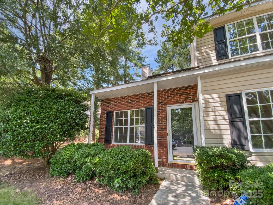 9121 Charminster Ct., Charlotte, NC 28269