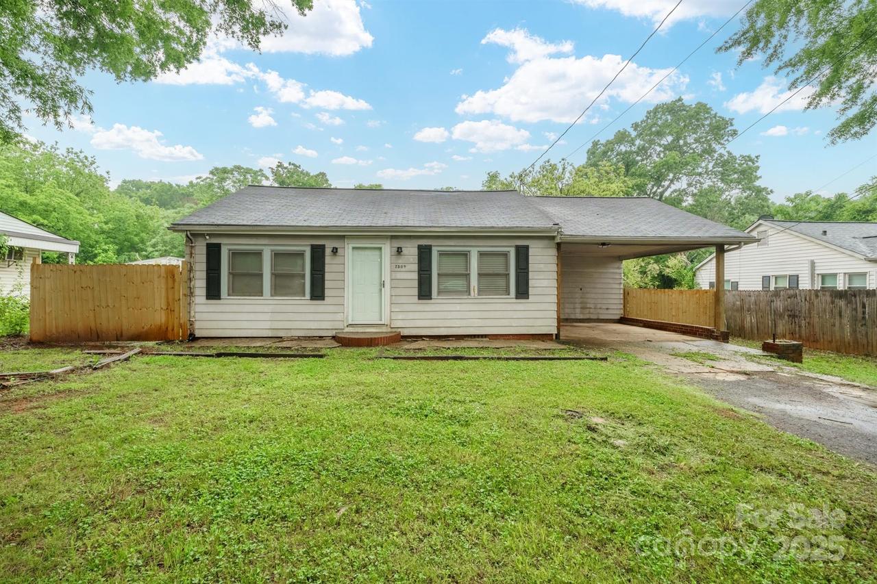 2509 1st St., Statesville, NC 28677