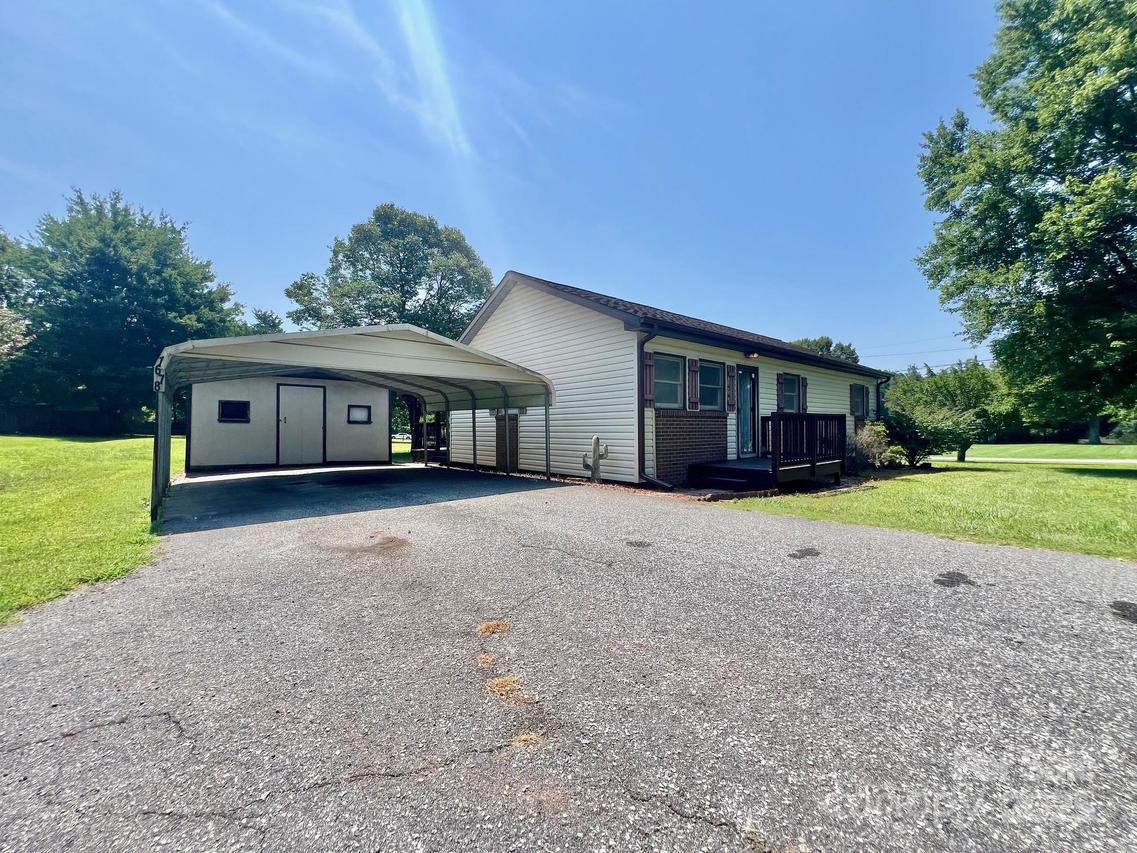 1678 Nelson Dr., Newton, NC 28658