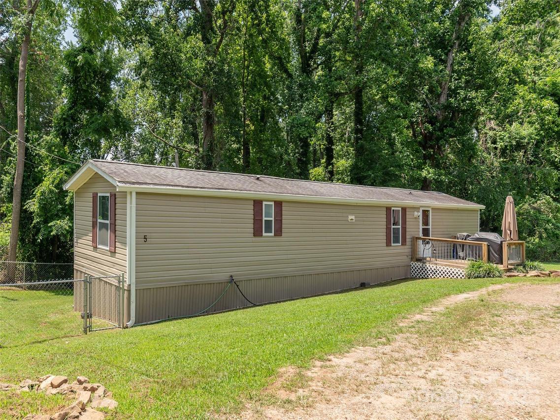 5 Shenandoah Rd., Asheville, NC 28805