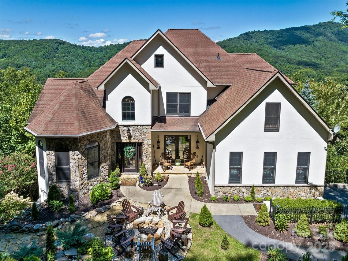 61 Mcintyre Dr., Asheville, NC 28803