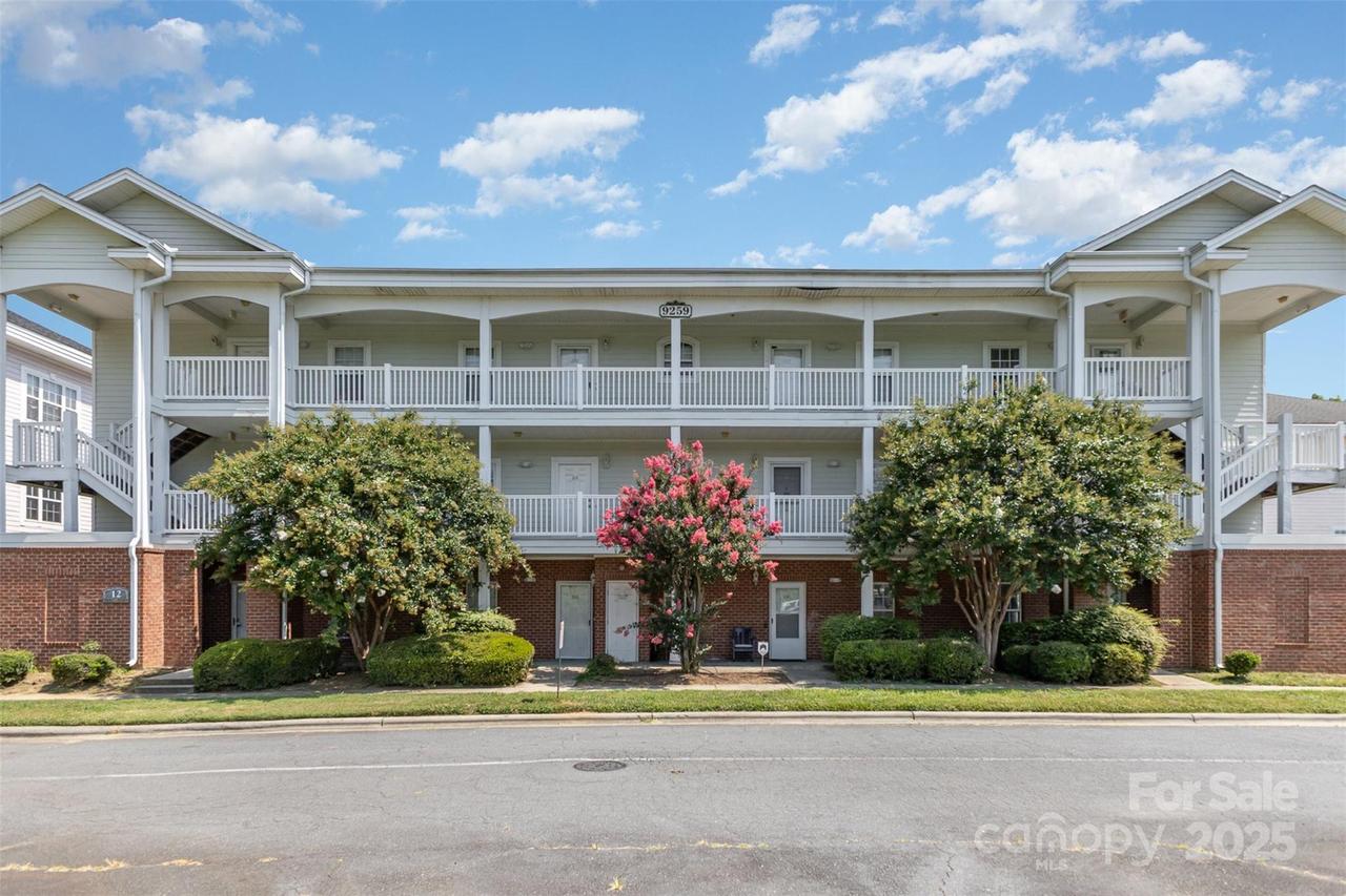 9271 Meadow Vista Rd., Charlotte, NC 28213