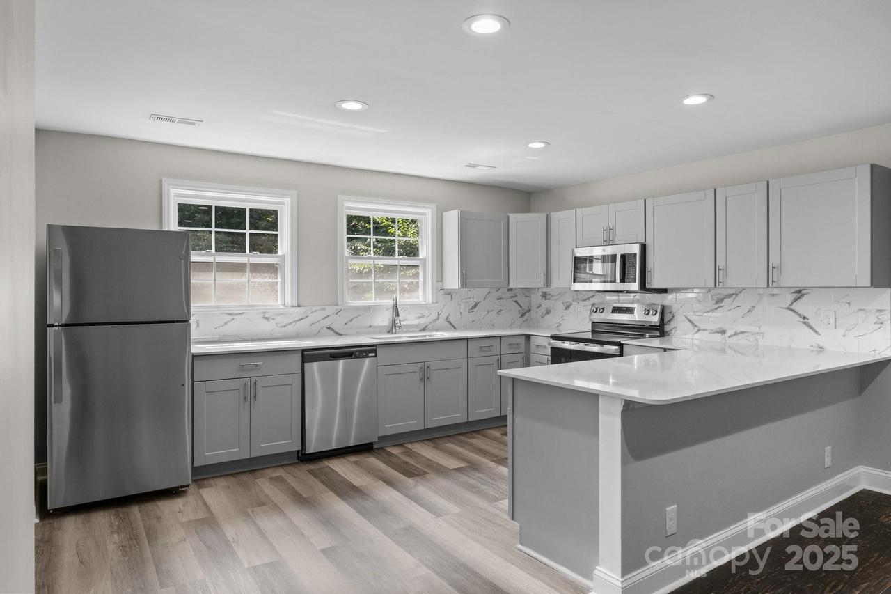509 8th Avenue Extension, Cramerton, NC 28032