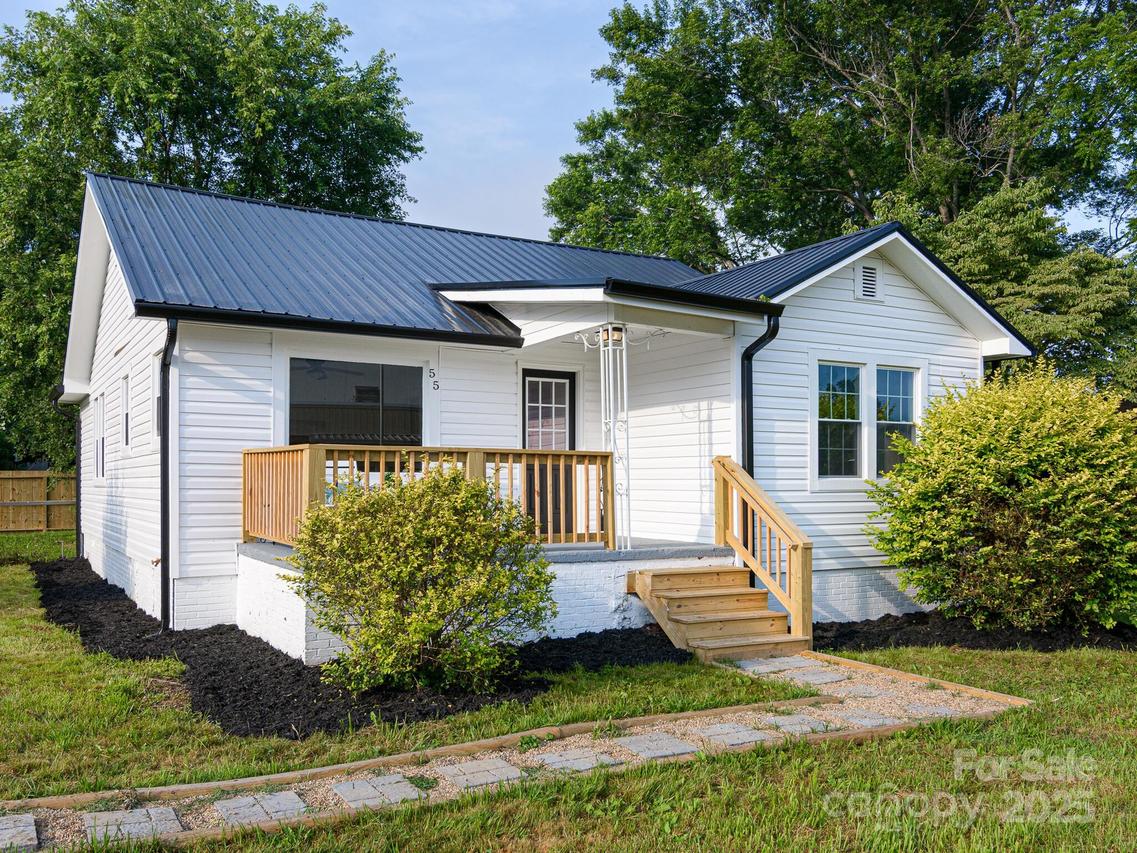 55 Scates St., Waynesville, NC 28786