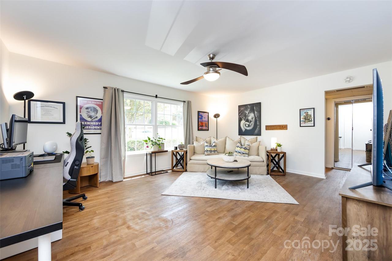 2620 Park Rd. #F, Charlotte, NC 28209