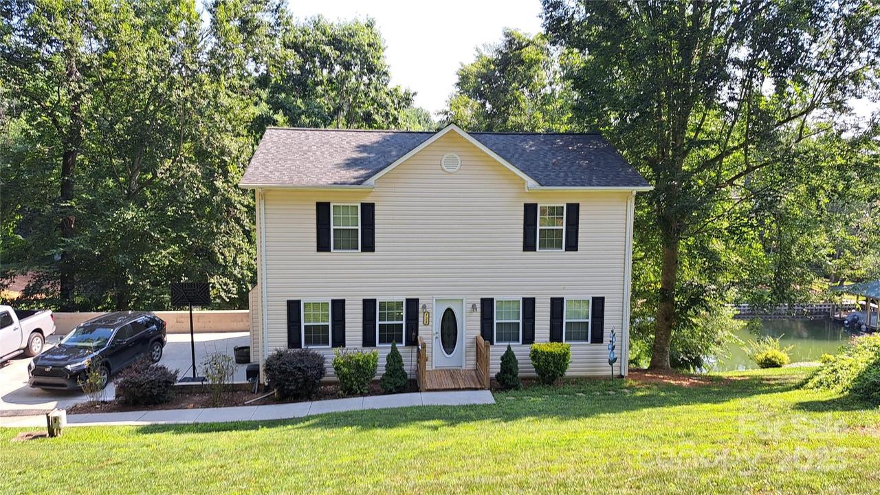 729 Victoria Ln., Hickory, NC 28601