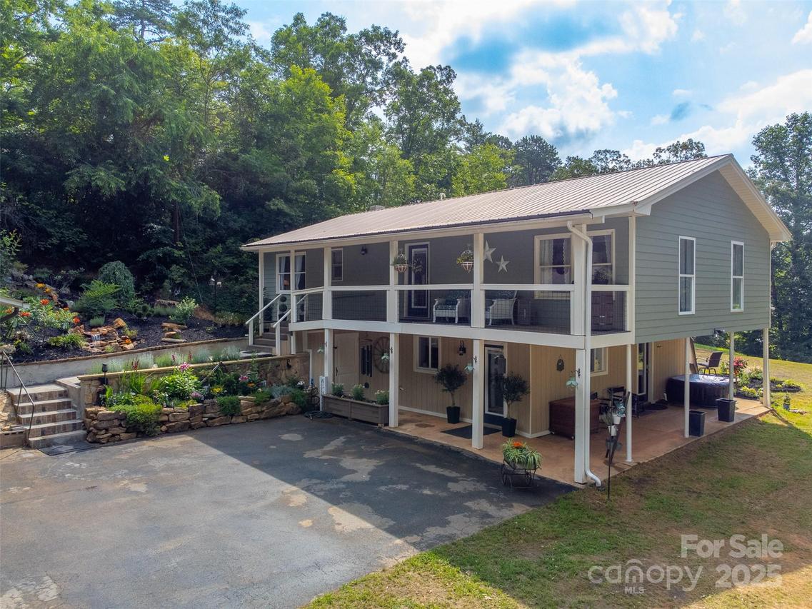 1845 Sanderstown Rd., Franklin, NC 28734