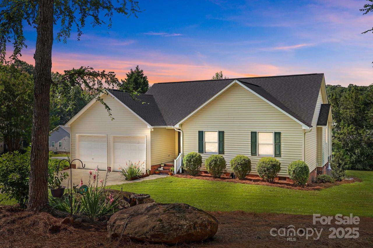 2906 Plantation Way, Albemarle, NC 28001