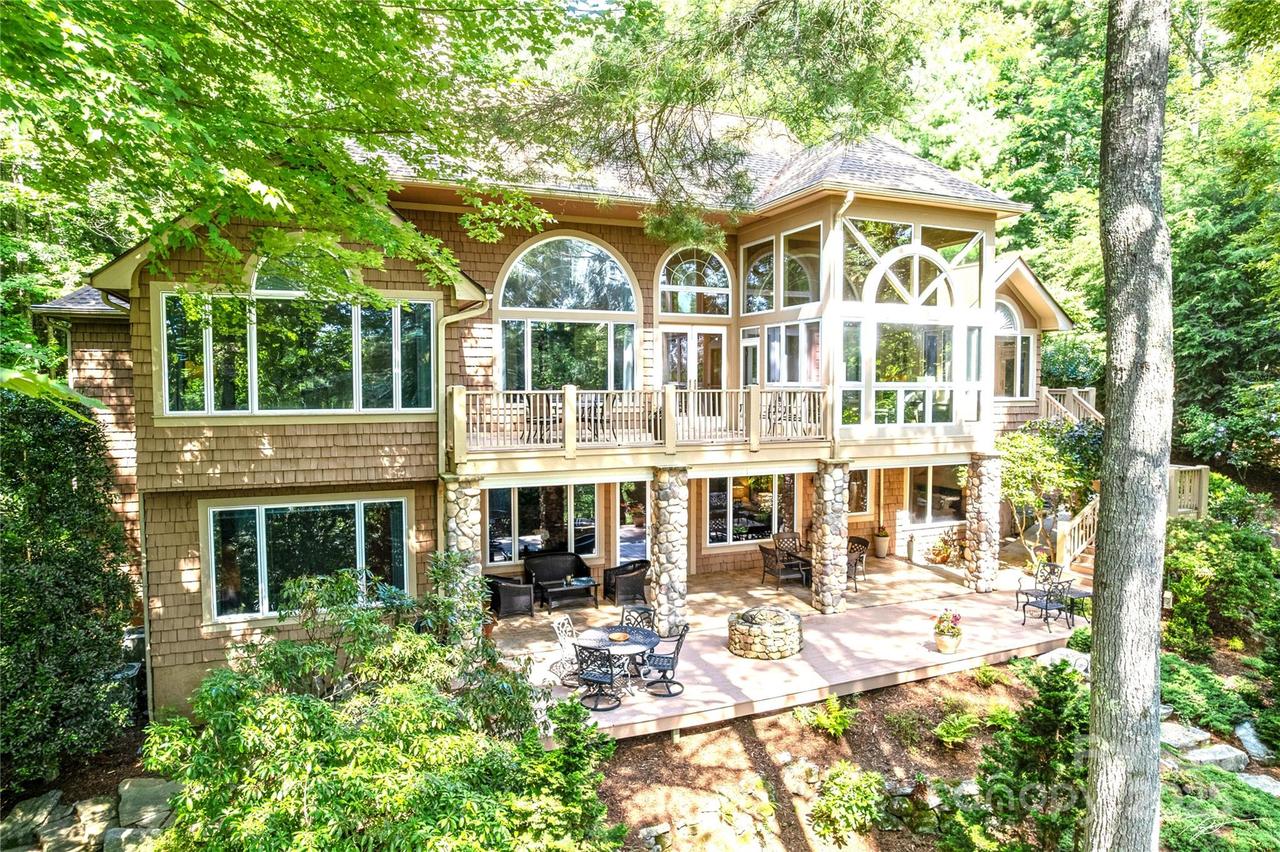 201 Didrikson Way, Hendersonville, NC 28739