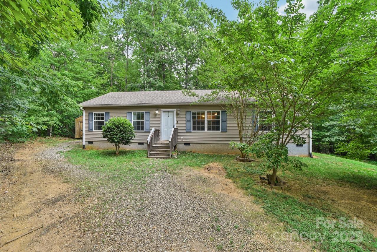 44 Bachelder Ln., Candler, NC 28715