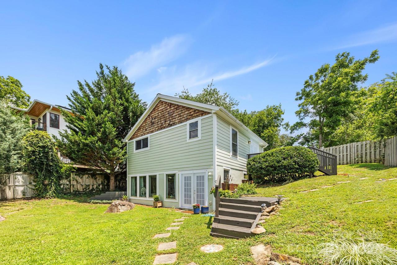 33 Madison St., Asheville, NC 28801