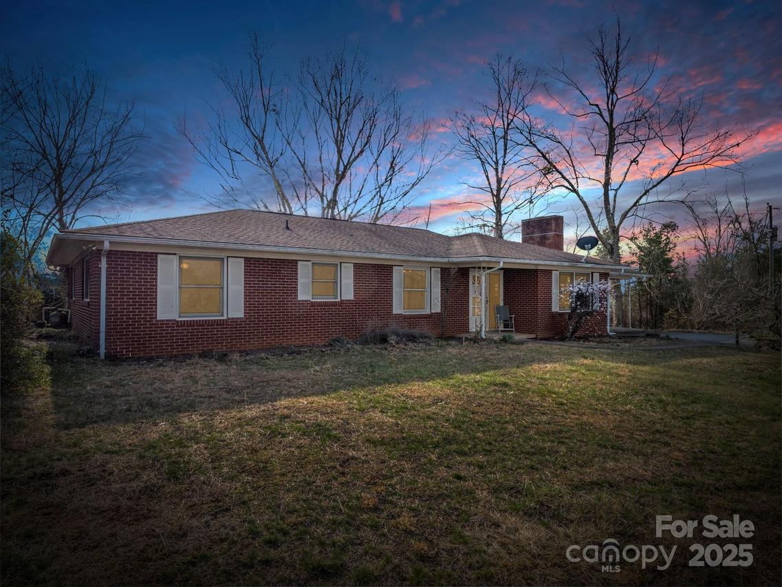 6 Rachel Bell Rd., Mill Spring, NC 28756