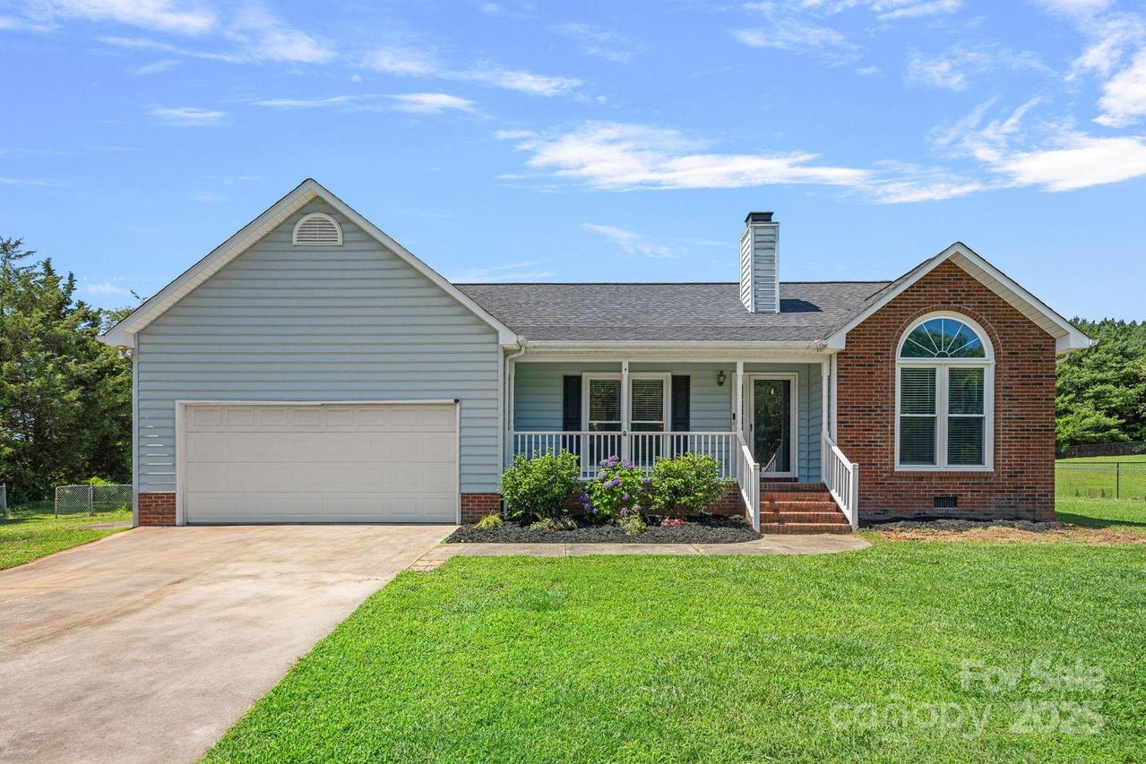142 Family Ln., Mount Holly, NC 28120