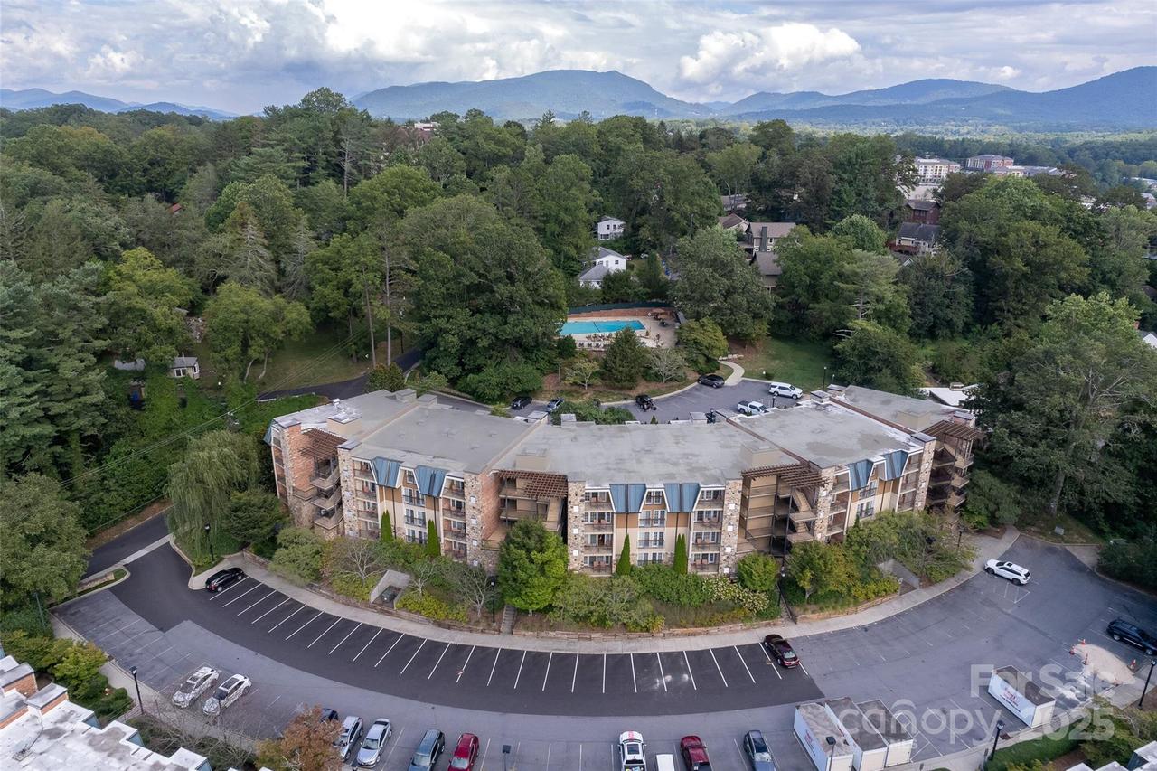 202 Bowling Park Rd., Asheville, NC 28803