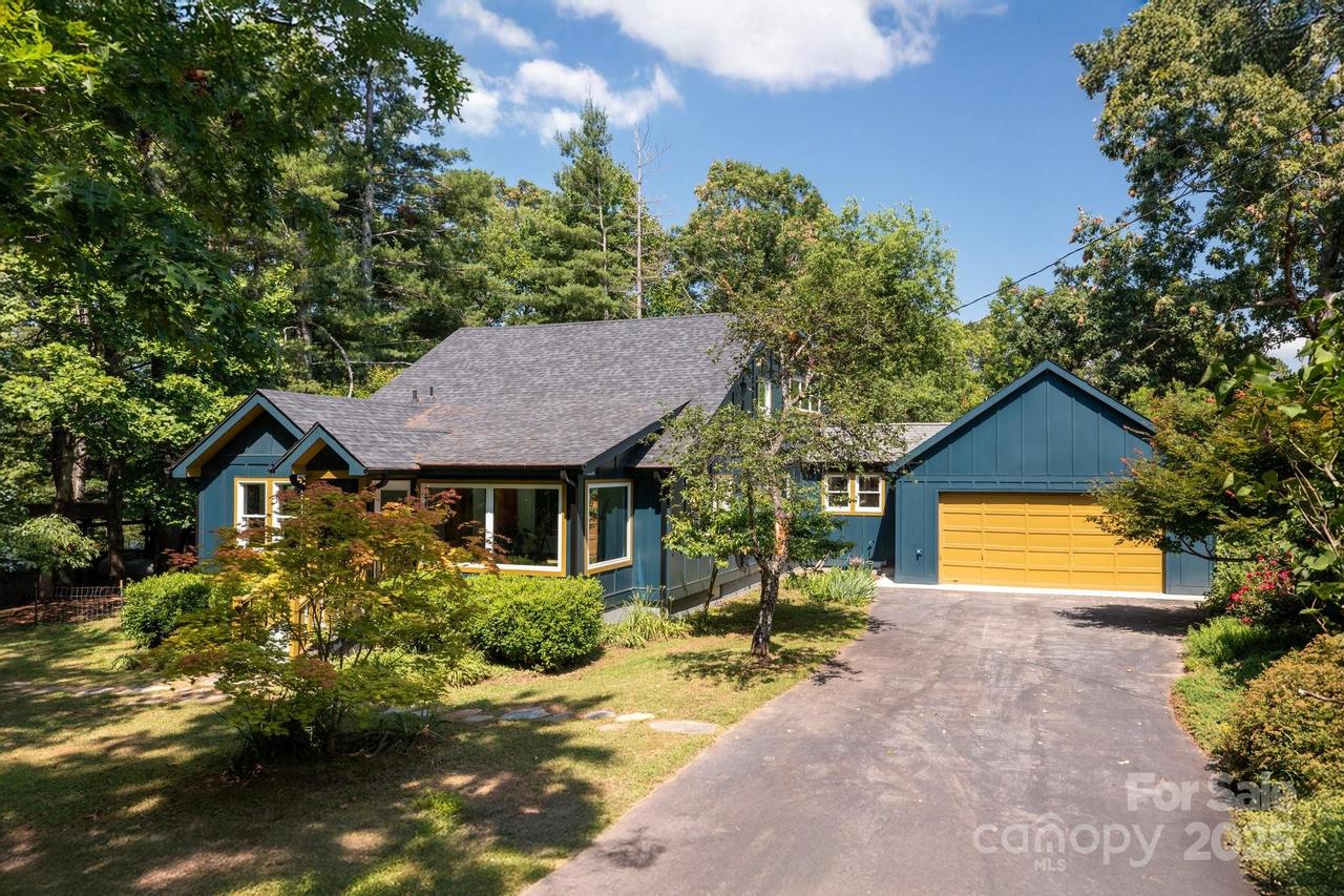 136 Graveyard Rd., Fairview, NC 28730