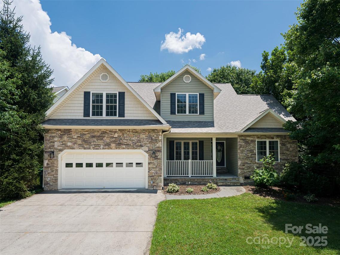 19 Driftstone Cir., Arden, NC 28704
