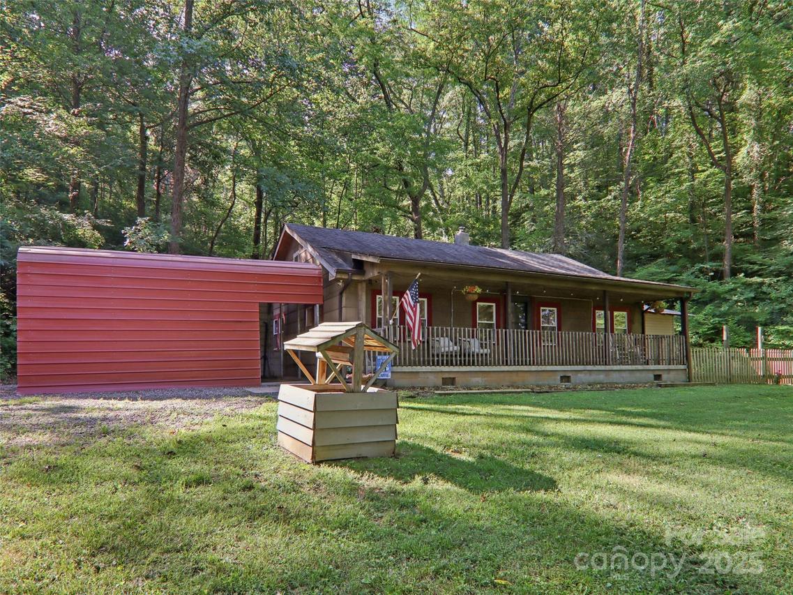 32 Saunooke Rd., Asheville, NC 28805