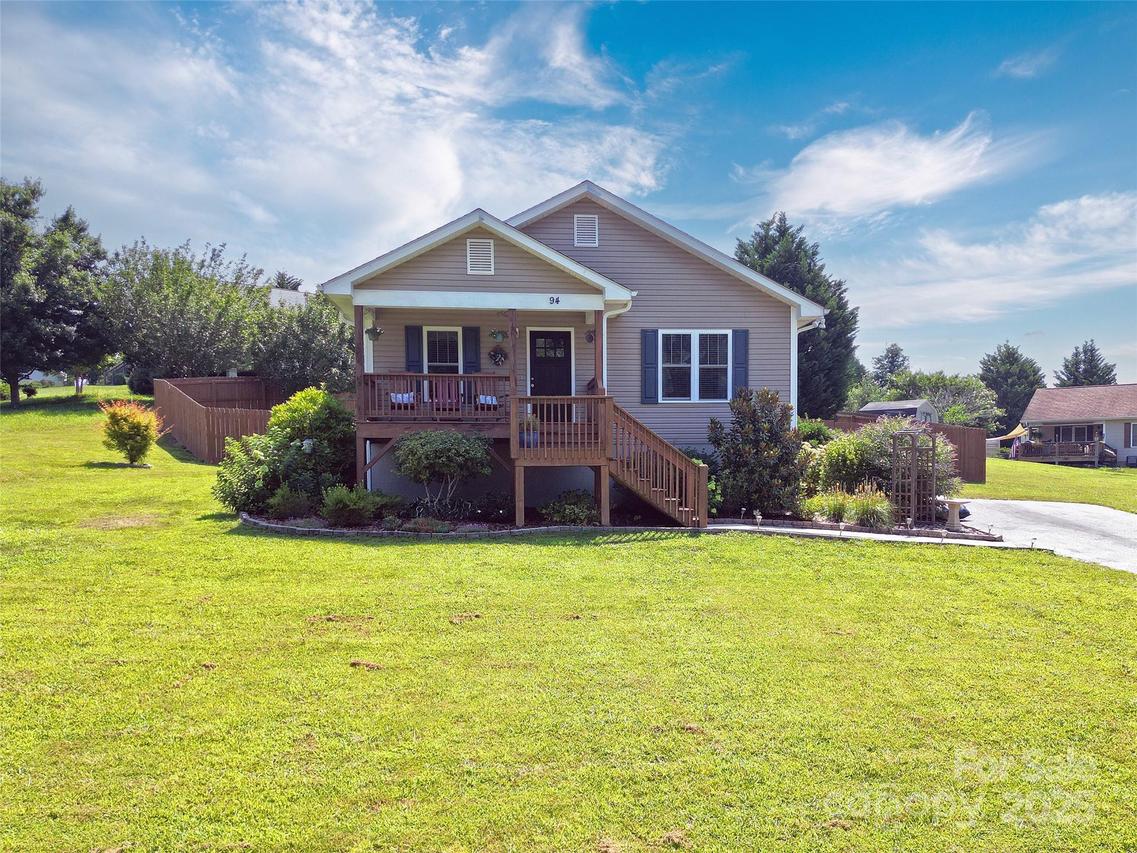 94 May Apple Dr., Hendersonville, NC 28792