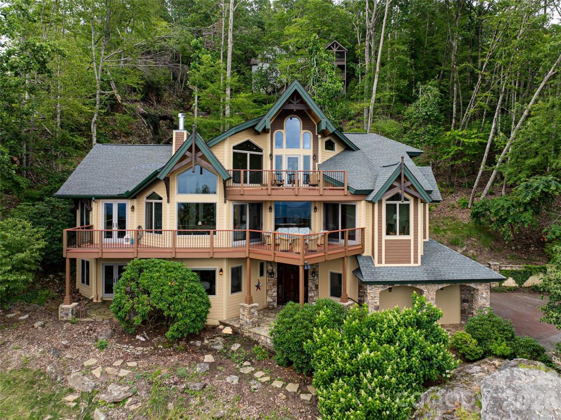 2280 Mountain Air Dr., Burnsville, NC 28714