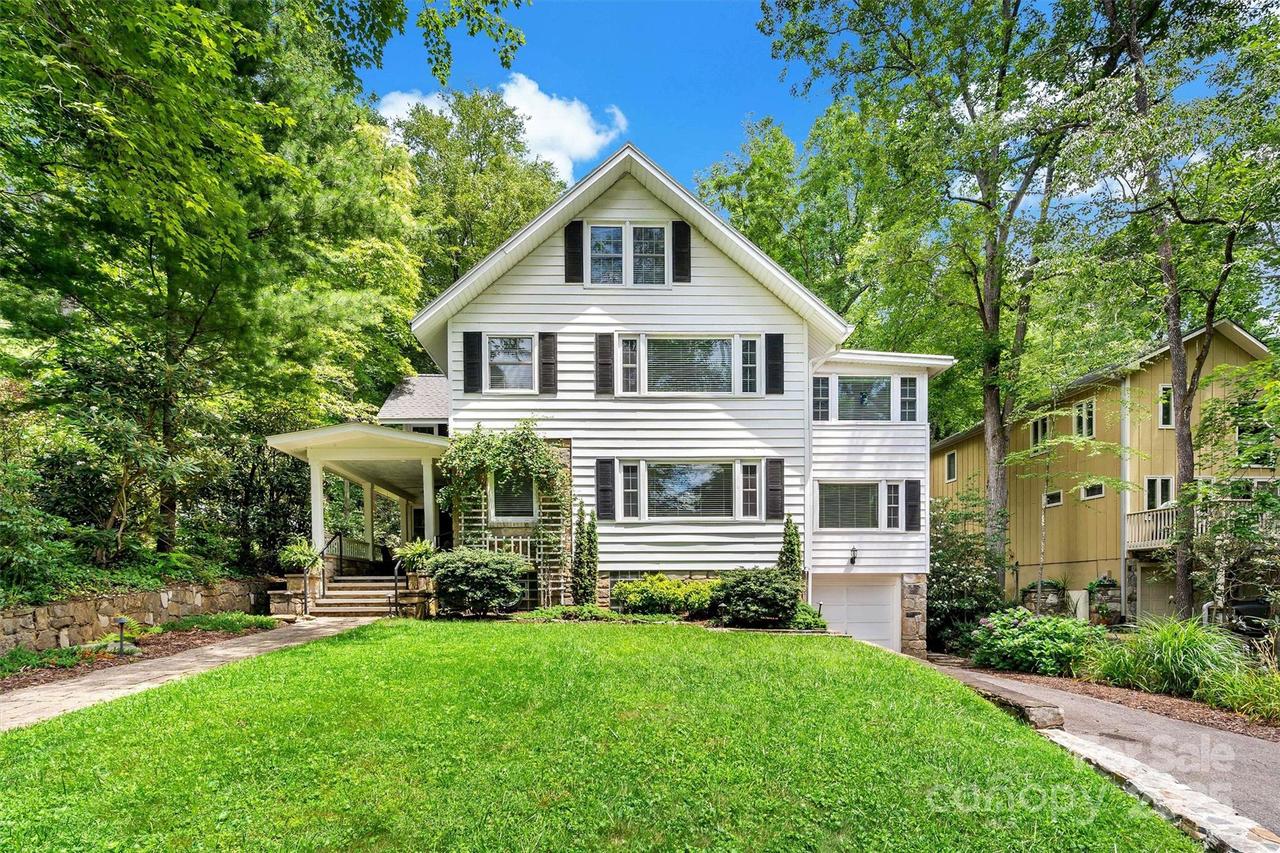 177 Mississippi Rd., Montreat, NC 28757