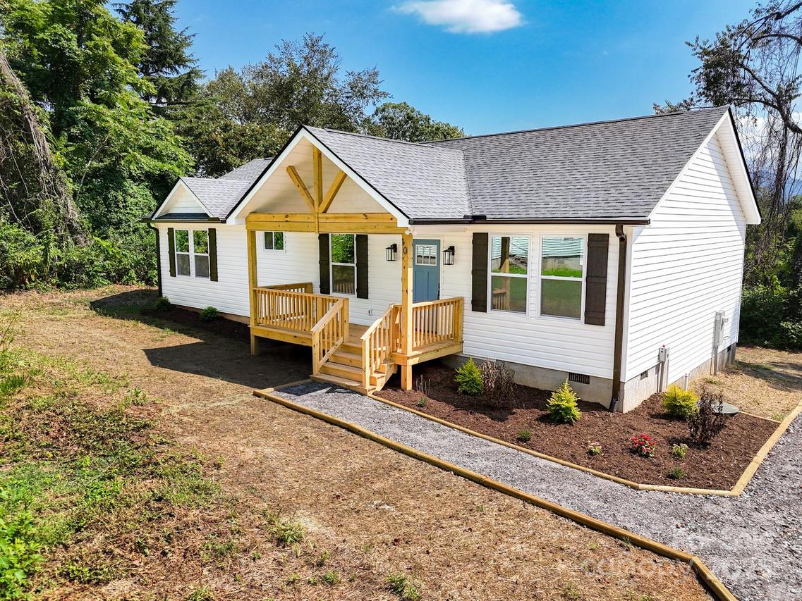 10 White Ave., Asheville, NC 28803
