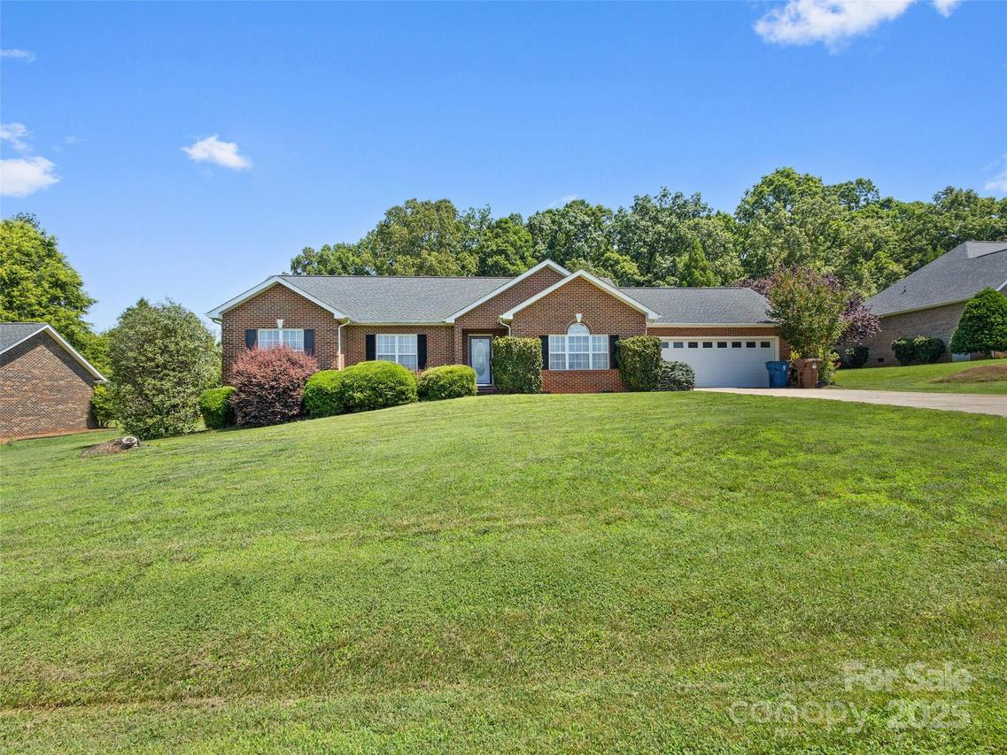 3906 Brickfield St., Hickory, NC 28602