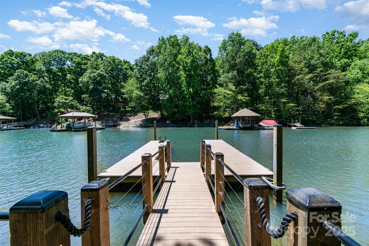 353 Whippoorwill Rd., Mooresville, NC 28117