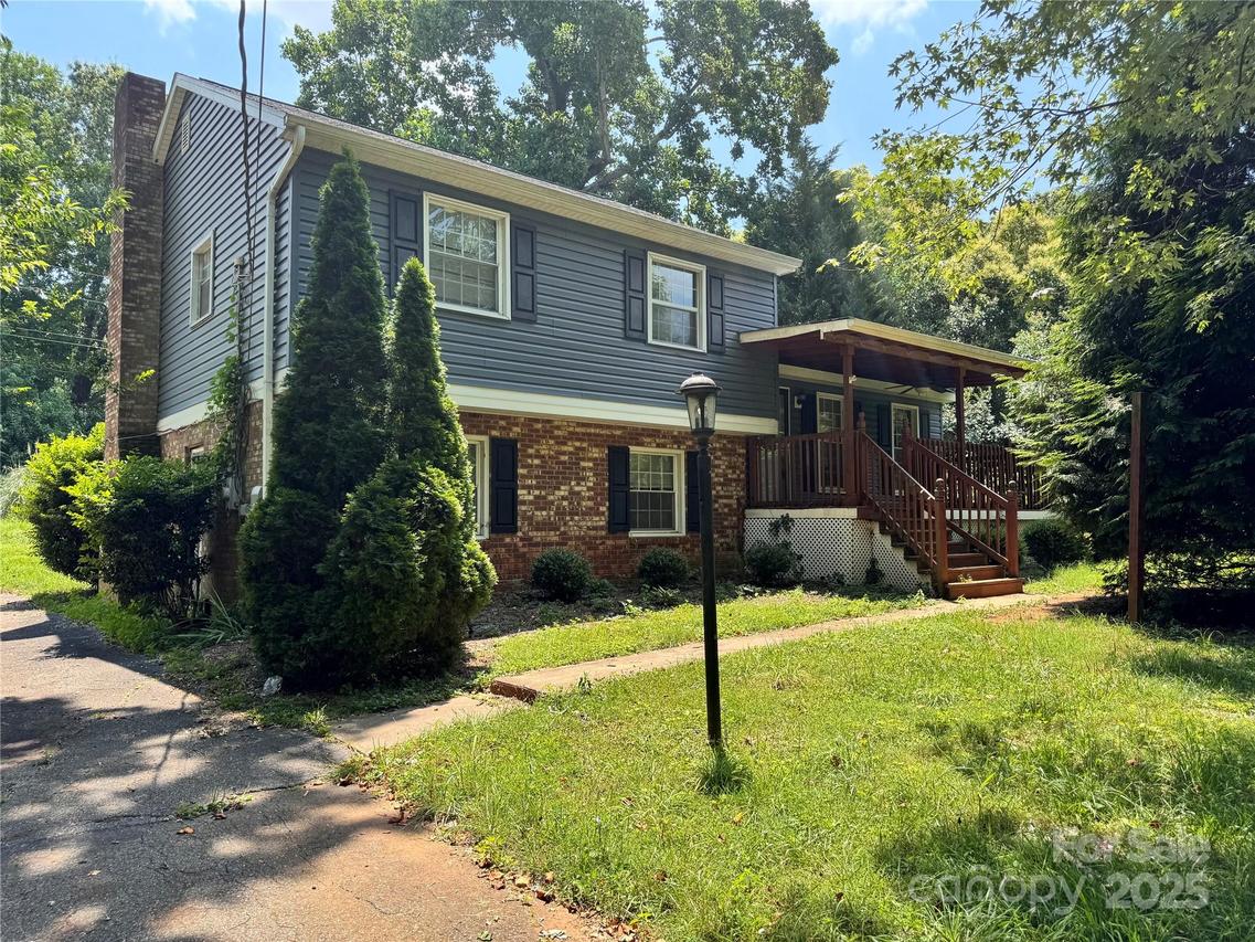 2216 Helen Dr., Gastonia, NC 28054