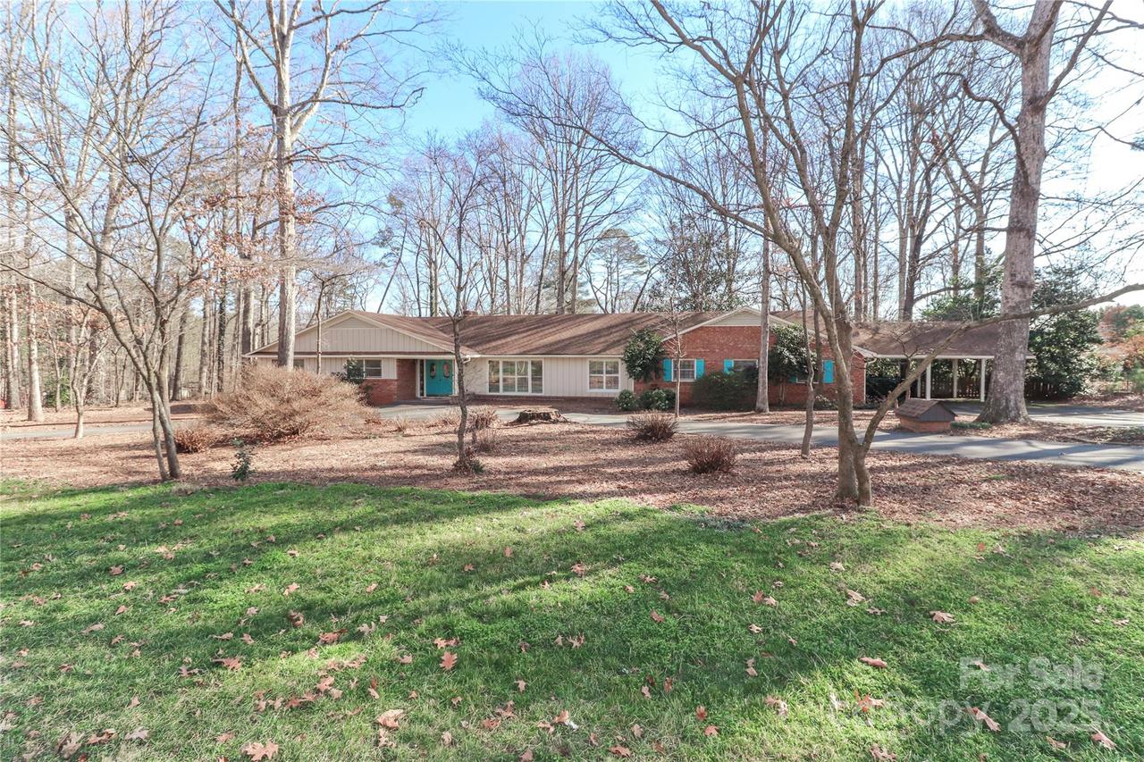 251 Gleneagles Rd., Statesville, NC 28625