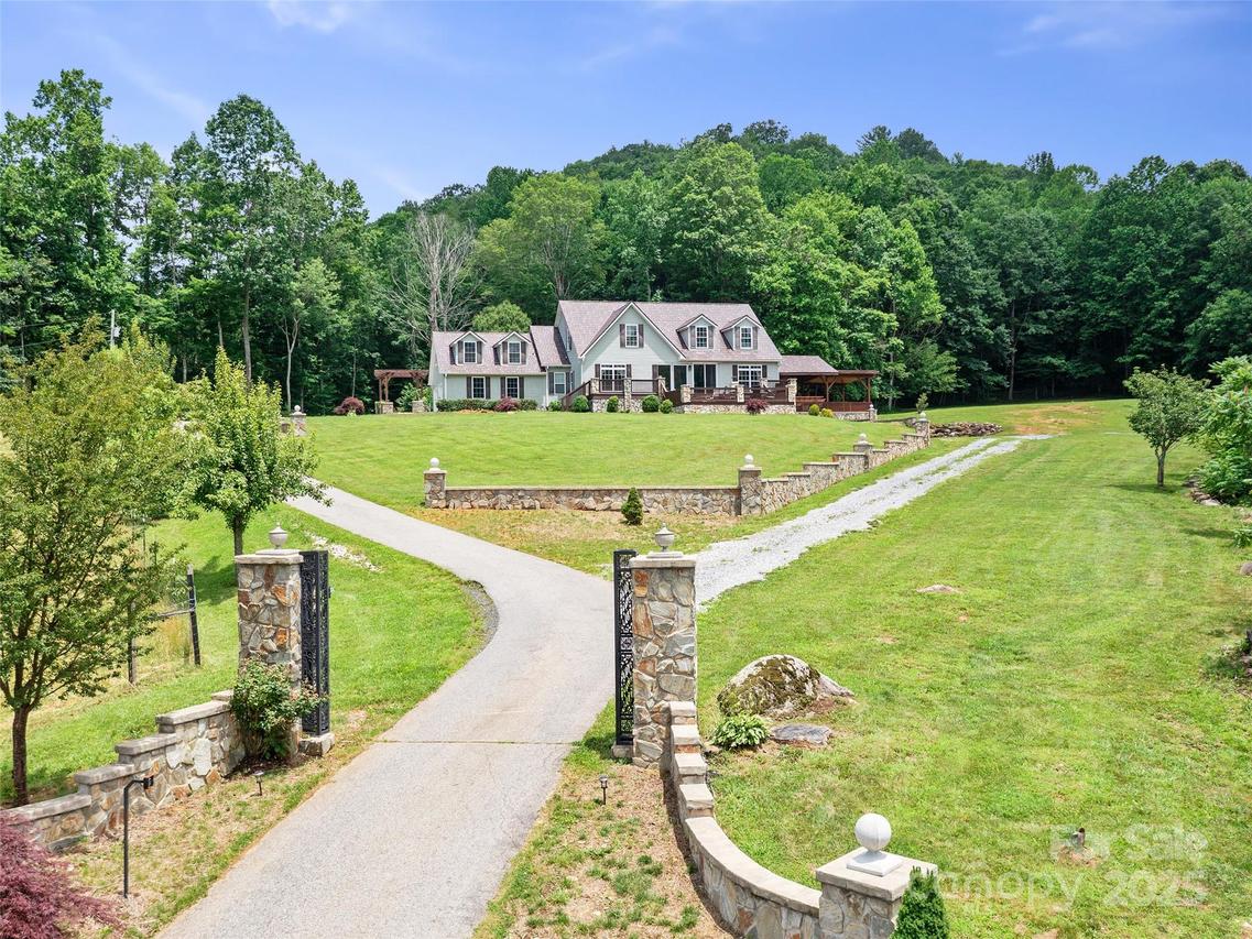 253 Odoms Chapel Rd., Bakersville, NC 28705