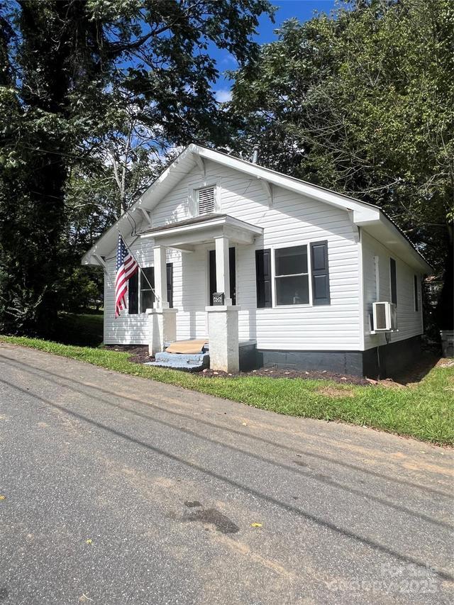 606 Center St., Lenoir, NC 28645