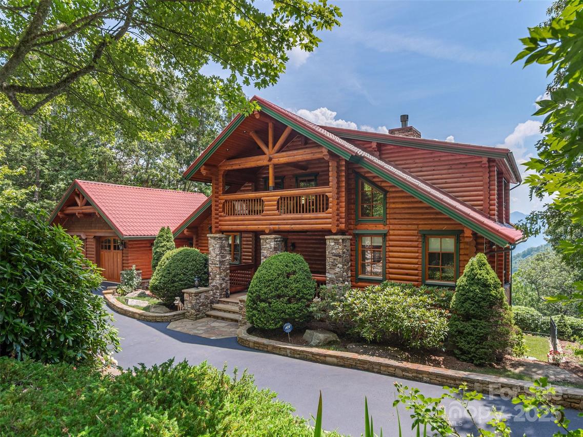574 Leatherwood Dr., Maggie Valley, NC 28751