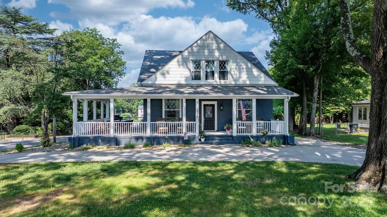 704 N Main Ave., Newton, NC 28658
