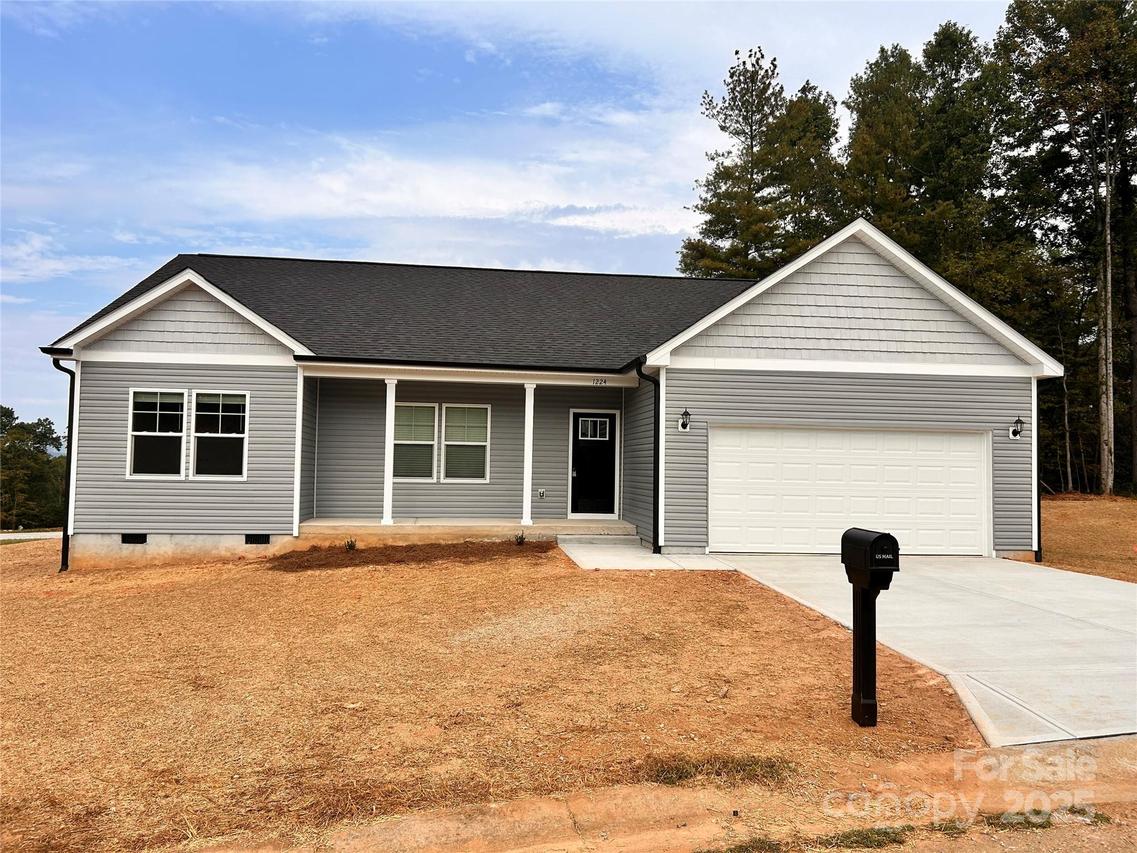 1224 Fall Day Cir., Lenoir, NC 28645
